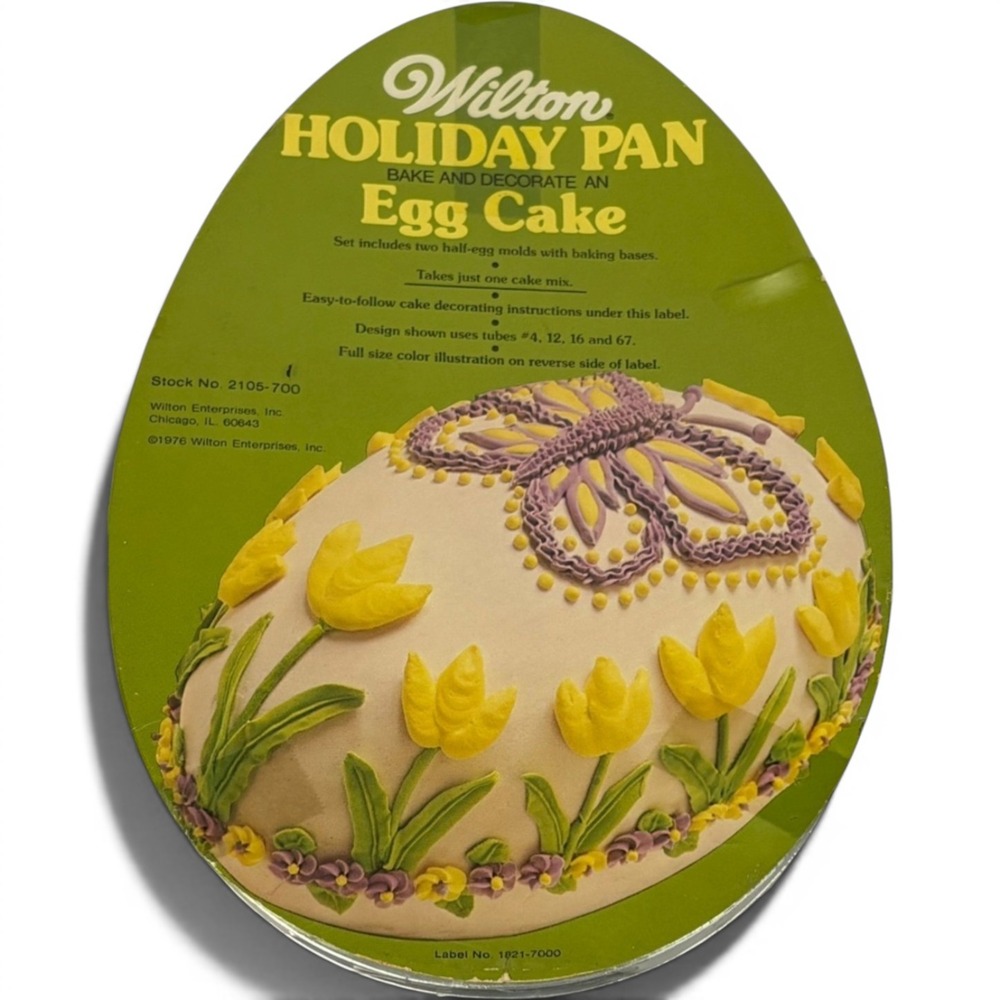 Wilton Holiday Pan Egg Cake Mold Set Vintage 1976 Aluminum 2105-700 2 Piece Set